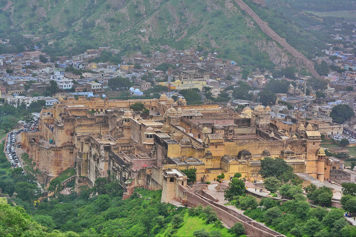 4 Days Rajasthan Tour via Udaipur - Chittorgarh - Bundi