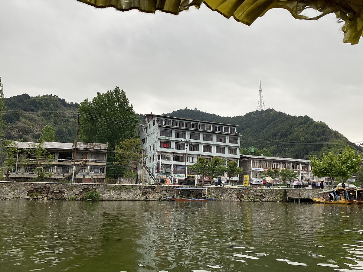 Enchanting Kashmir Budget Tour photo 1