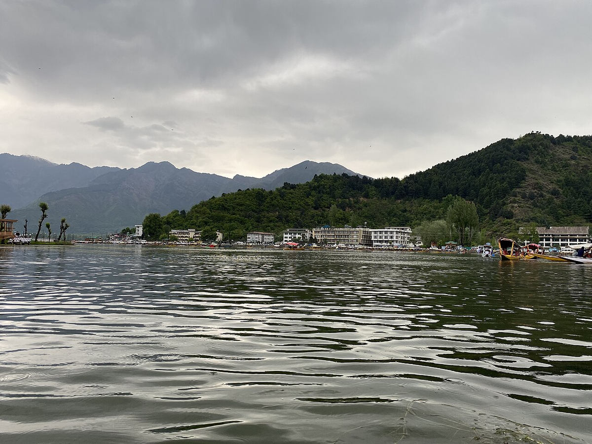 Journey through Kashmir Luxury Tour photo 1