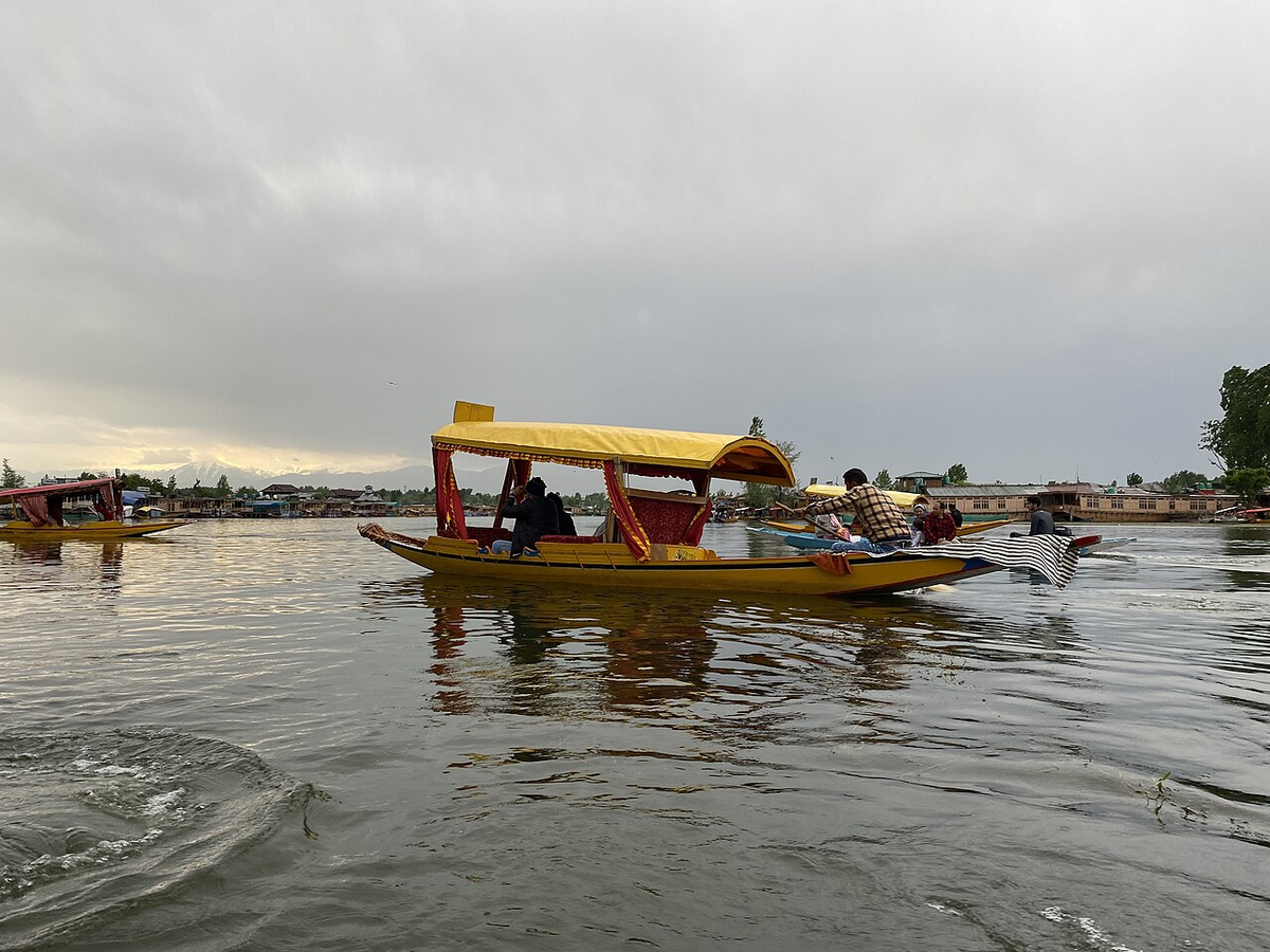 Journey through Kashmir Luxury Tour photo 1